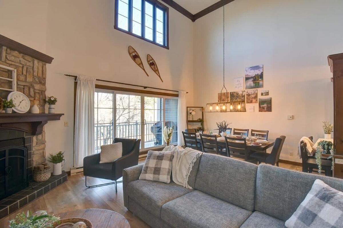 Huge Condo In Front Of Tremblant Ski Resort Mont-Tremblant Exterior photo