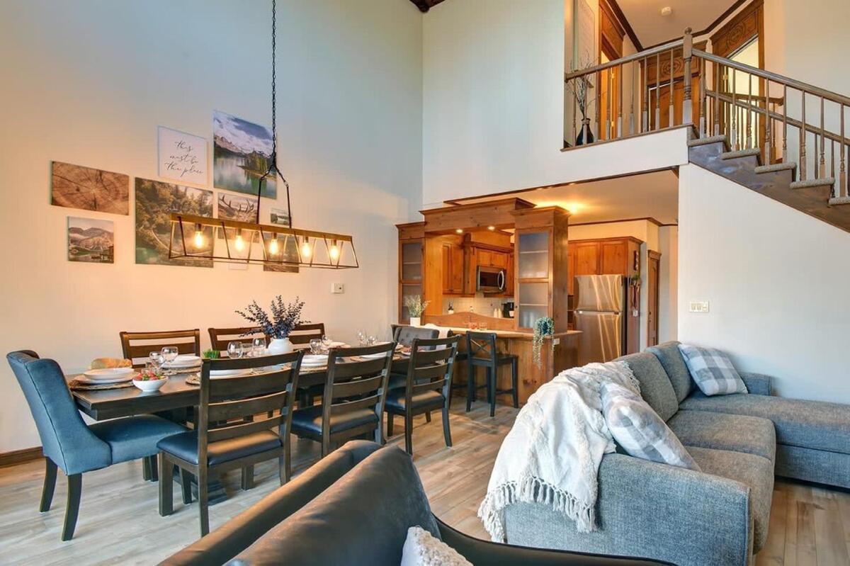 Huge Condo In Front Of Tremblant Ski Resort Mont-Tremblant Exterior photo